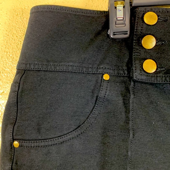 Cavalini Shorts Stretch Black Gold Buttons Size 3X - Picture 4 of 14